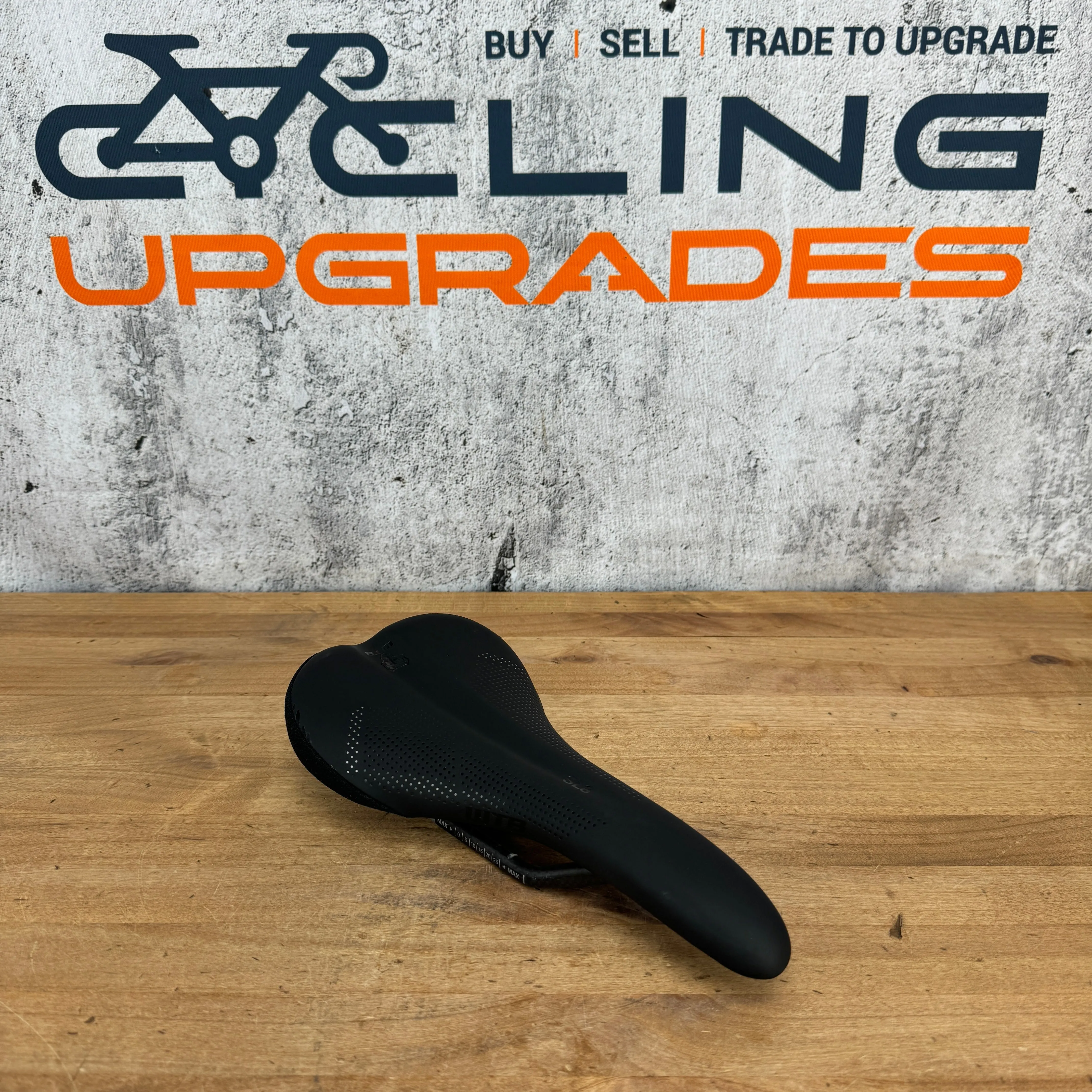 Light Wear! WTB SL8 127mm 7x9mm Oval Carbon Rails Black Bike Saddle 158g