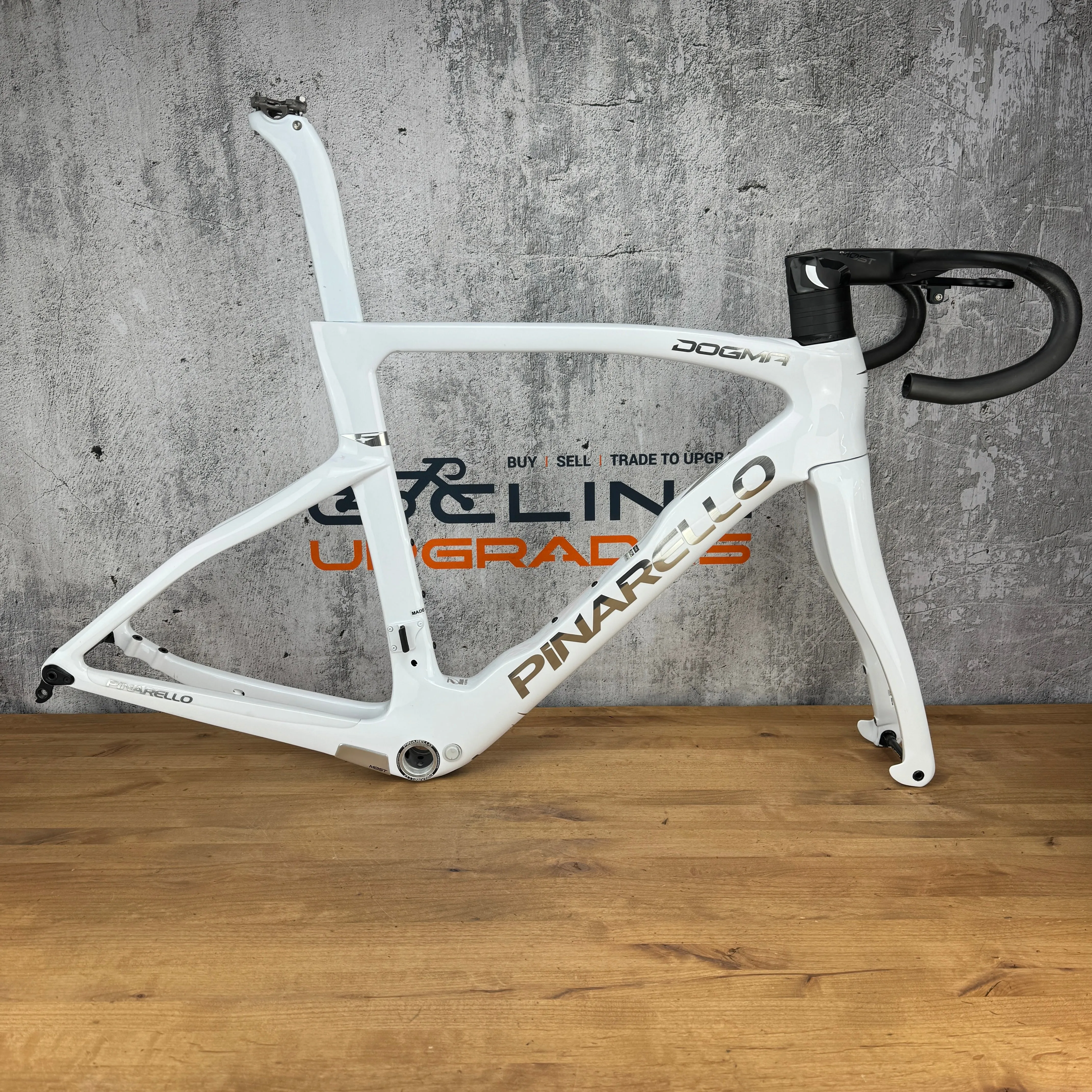 Low Mile! 2022 Pinarello Dogma F 54cm Carbon Disc Frameset 700c Crystal White