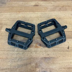 Low Mile! Bontrager Line Elite Flat Black Nylon MTB Mountain Bike Pedals 362g