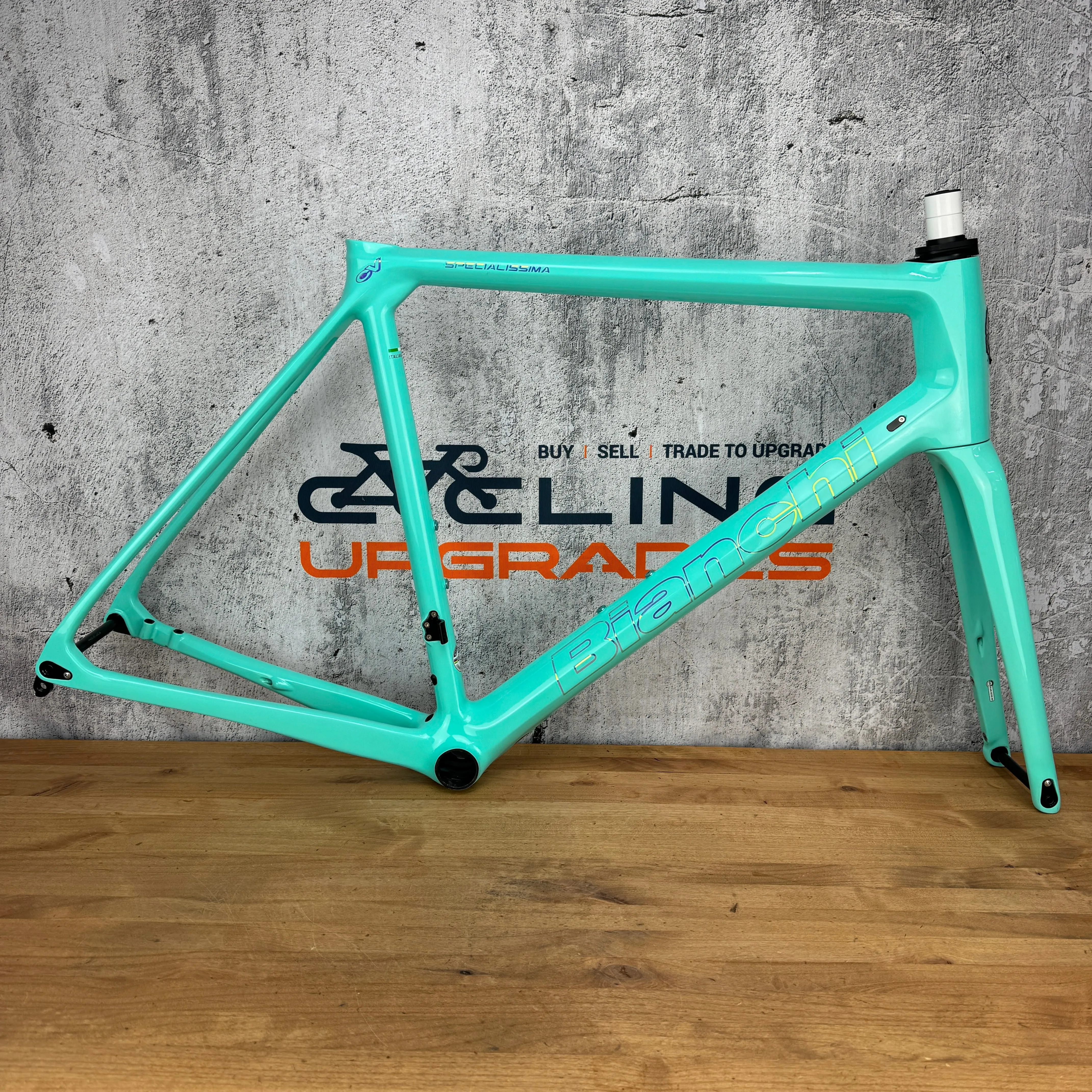 Mint! 2022 Bianchi Specialissima 59cm Carbon Disc Frameset Celeste Mermaid Scale