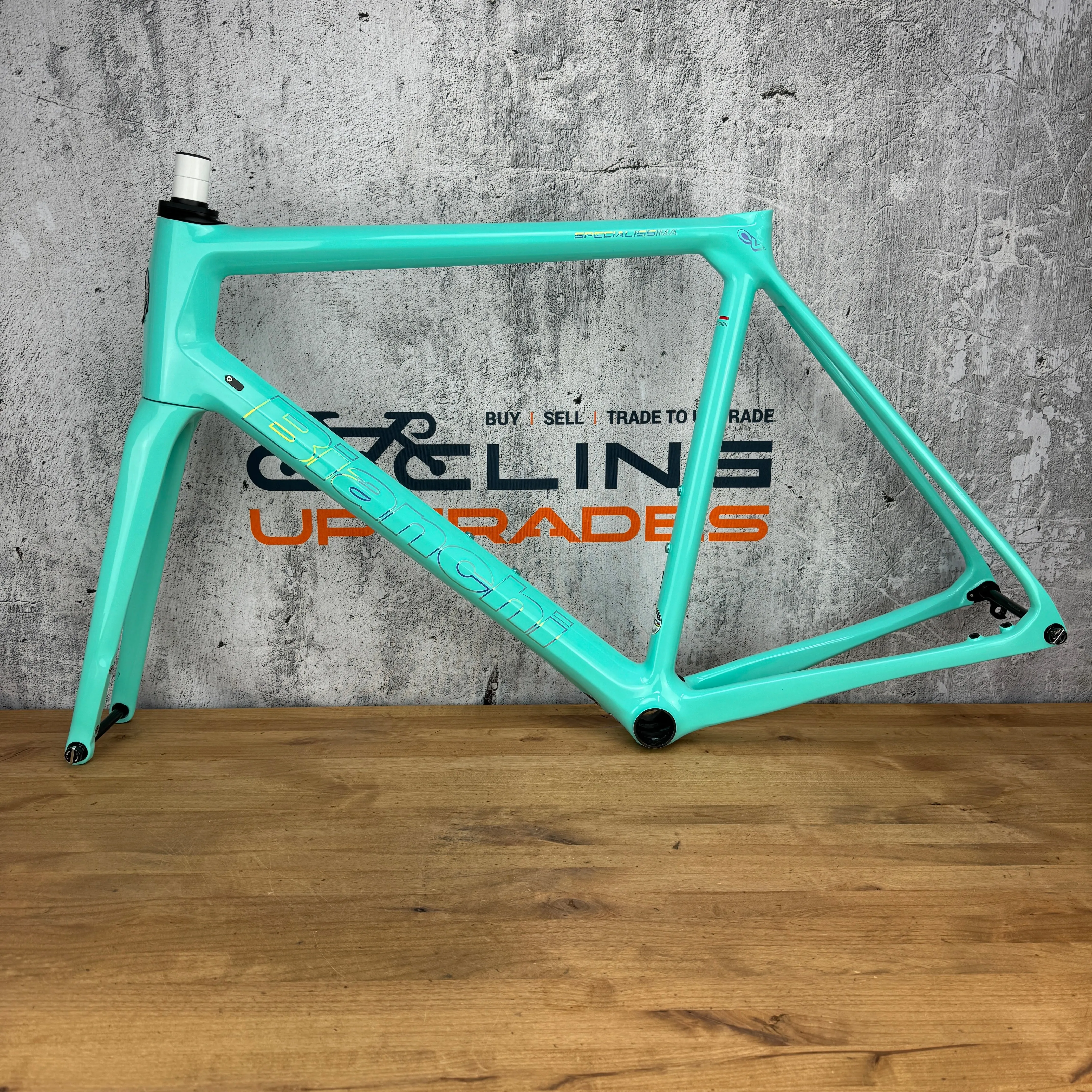 Mint! 2022 Bianchi Specialissima 59cm Carbon Disc Frameset Celeste Mermaid Scale