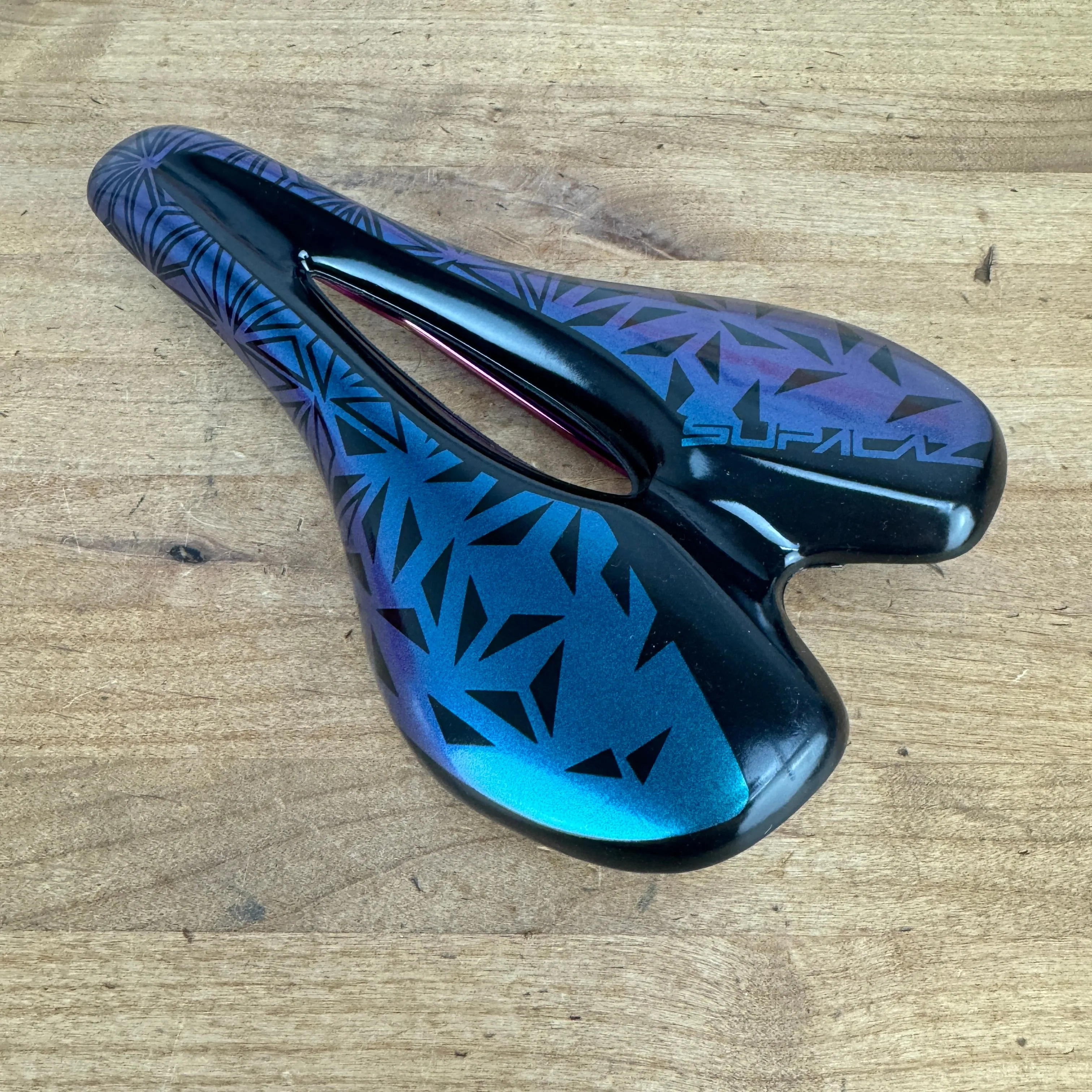 Mint! Supacaz Ignite Ti 7x7mm Titanium Rails 143mm Bike Saddle Oil Slick 253g