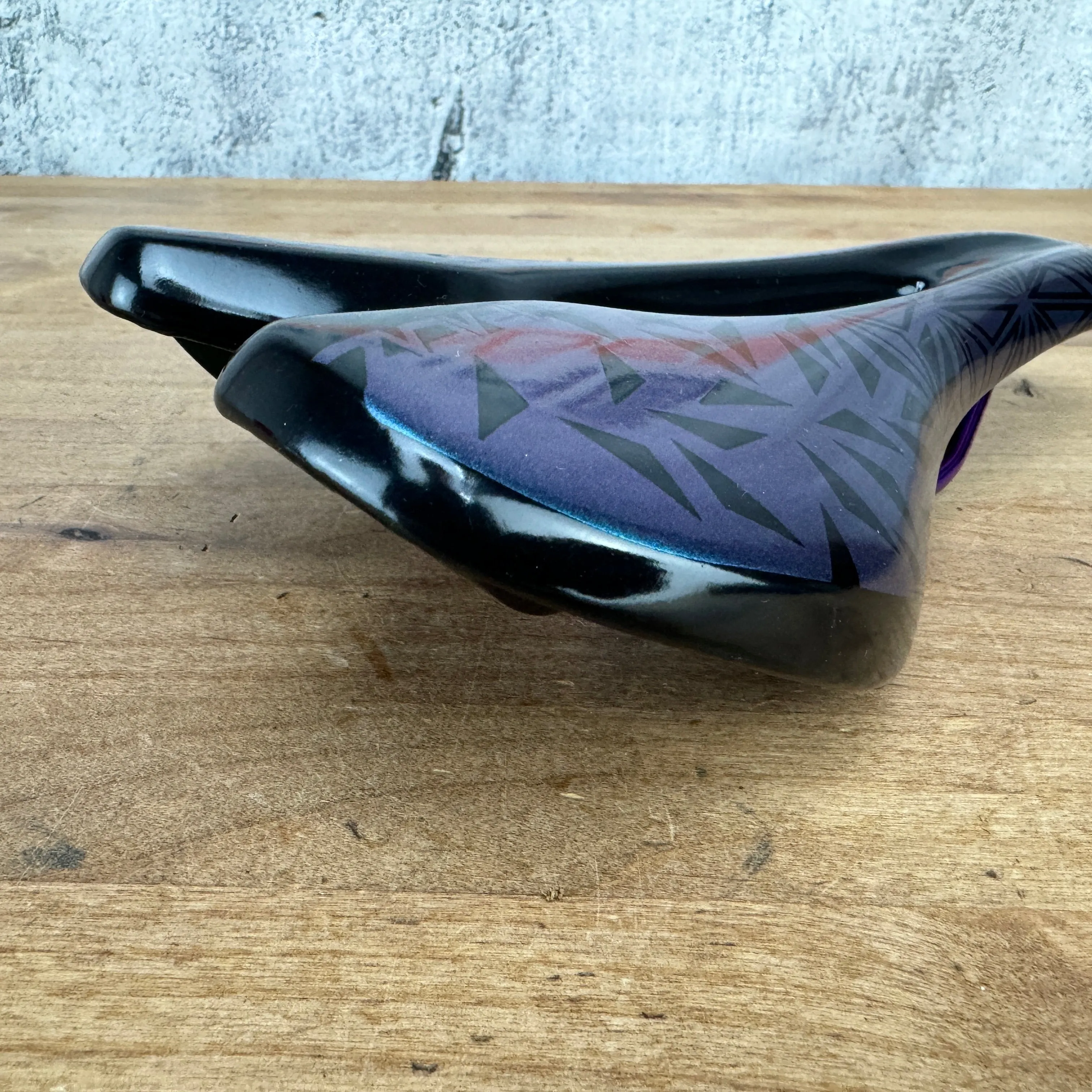 Mint! Supacaz Ignite Ti 7x7mm Titanium Rails 143mm Bike Saddle Oil Slick 253g