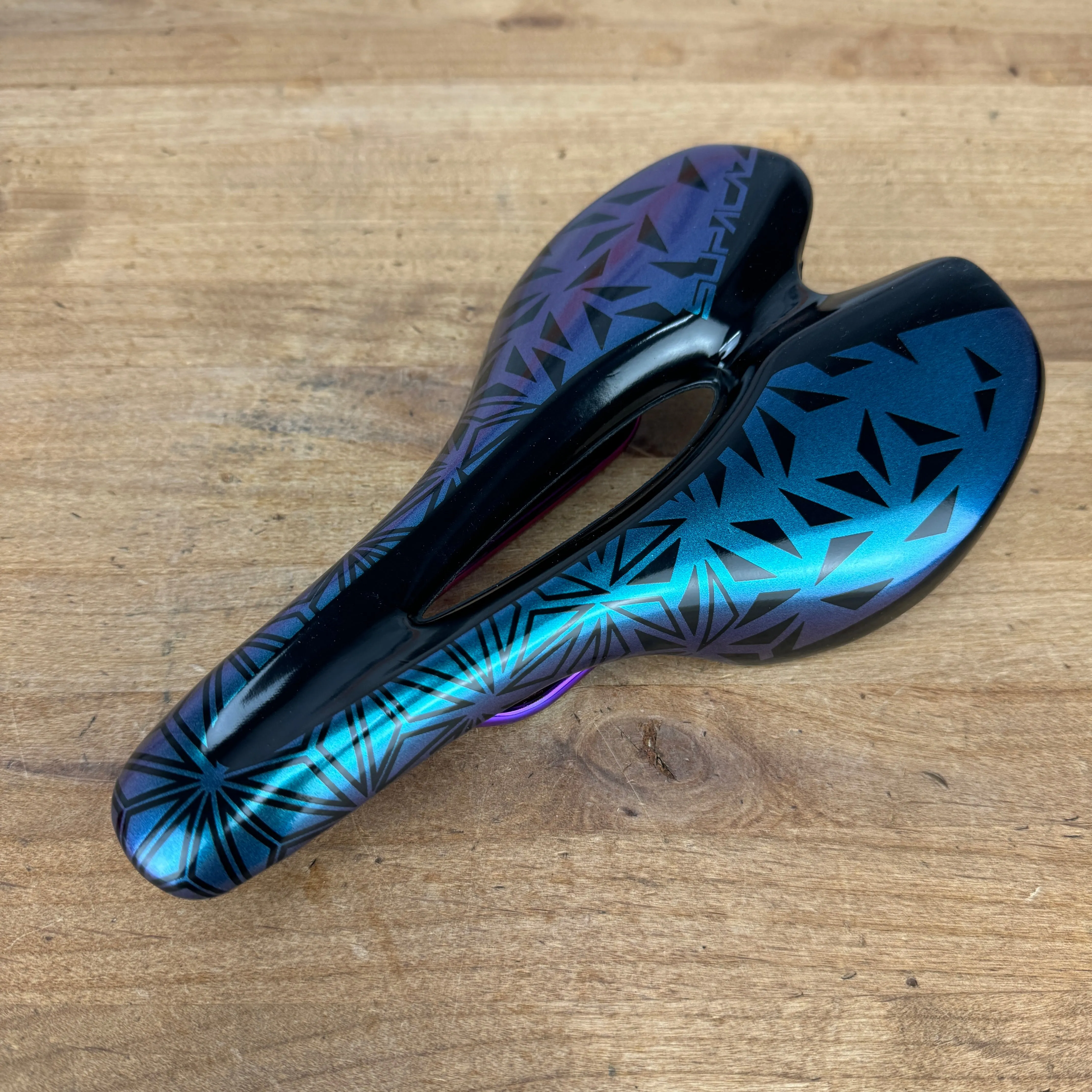 Mint! Supacaz Ignite Ti 7x7mm Titanium Rails 143mm Bike Saddle Oil Slick 253g