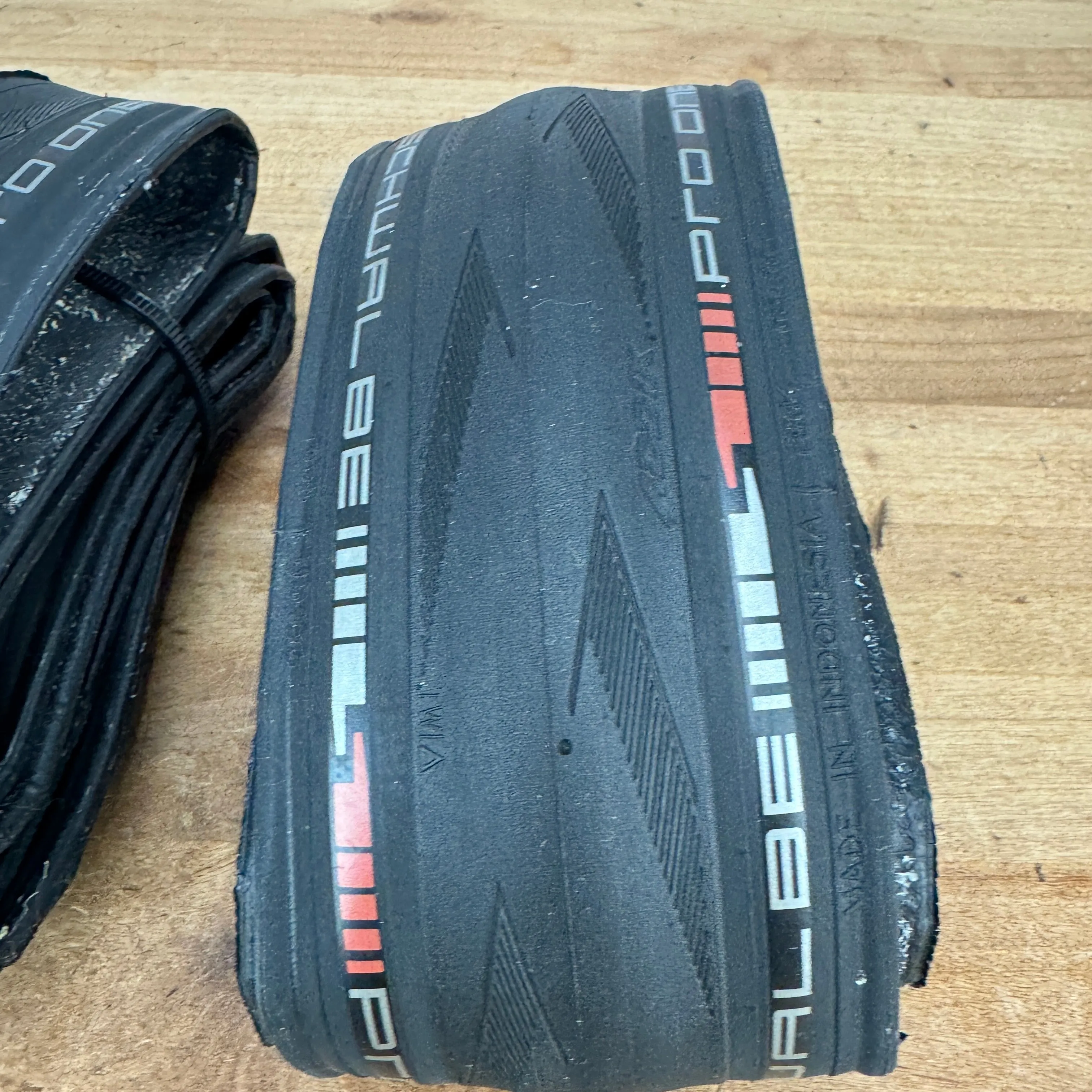 New Takeoff! Pair Schwalbe Pro One TLE 700c x 30mm Tubeless Road Bike Tires