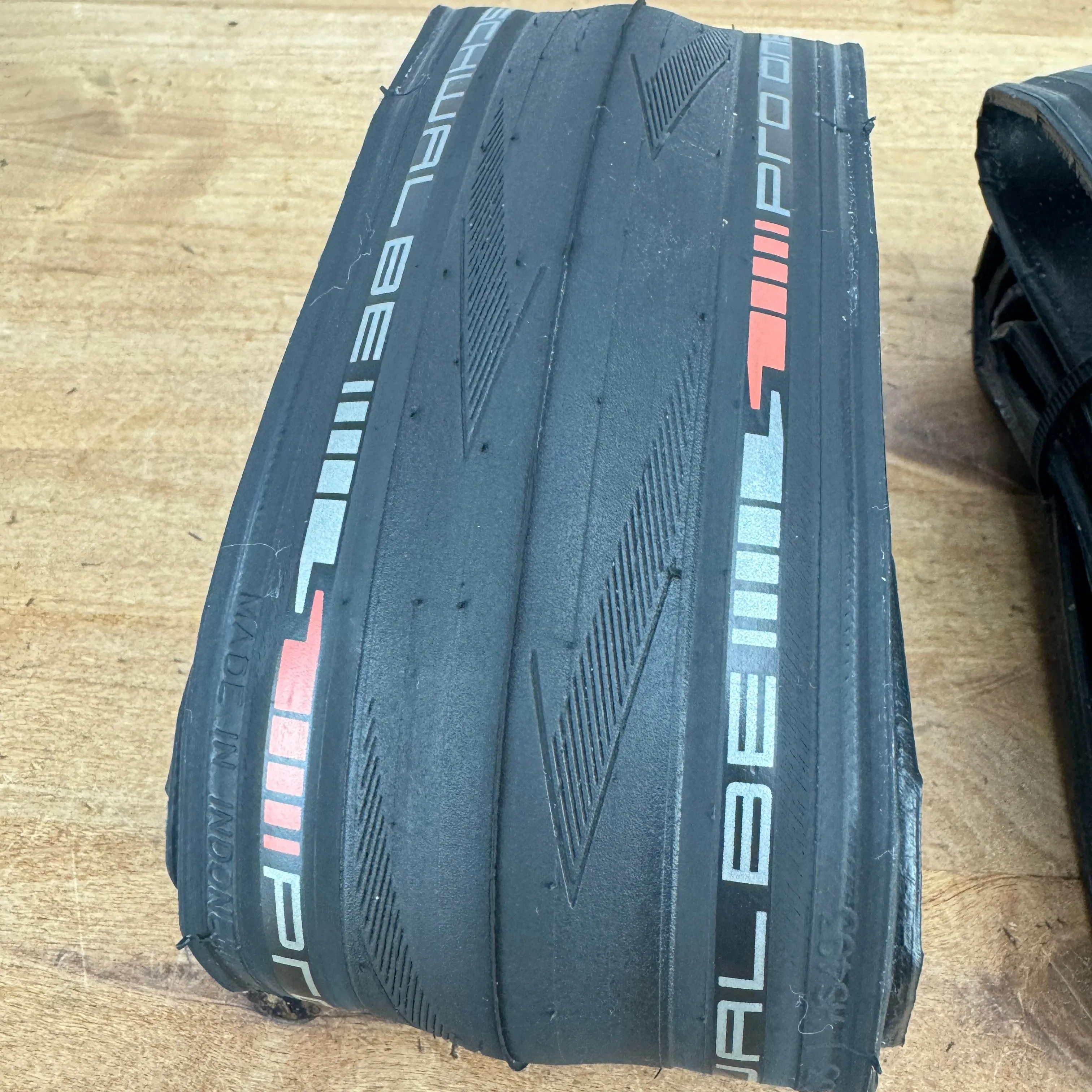 New Takeoff! Pair Schwalbe Pro One TLE 700c x 30mm Tubeless Road Bike Tires