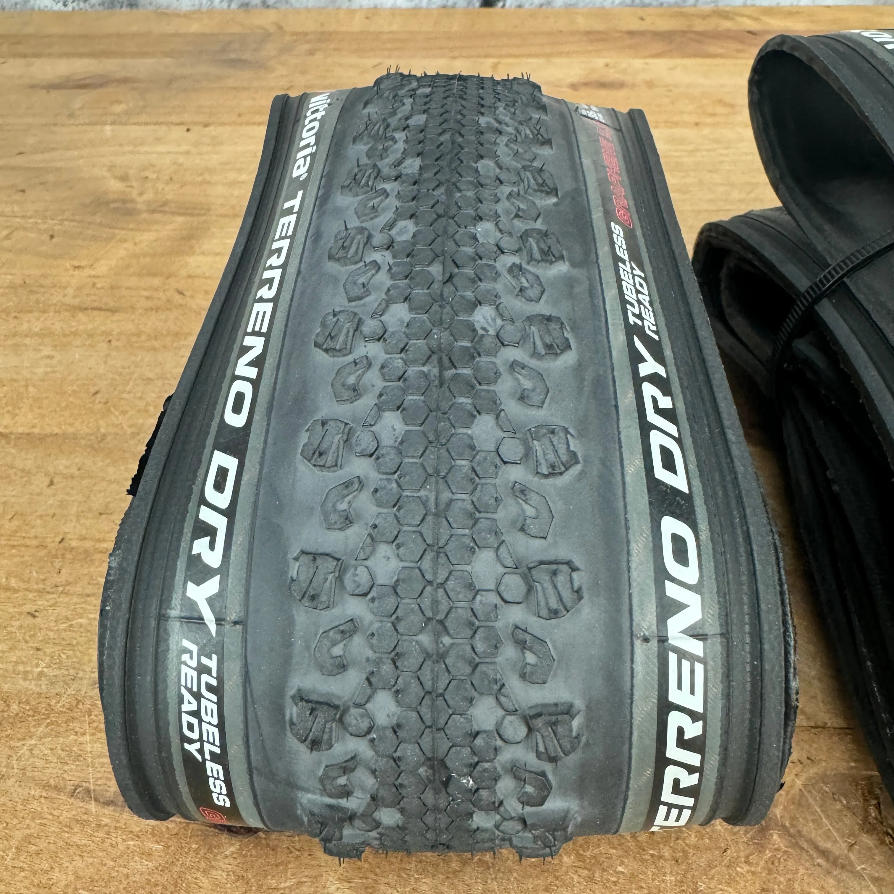 New Takeoff! Pair Vittoria Terreno Dry 700c x 35mm Tubeless Anthracite Tires