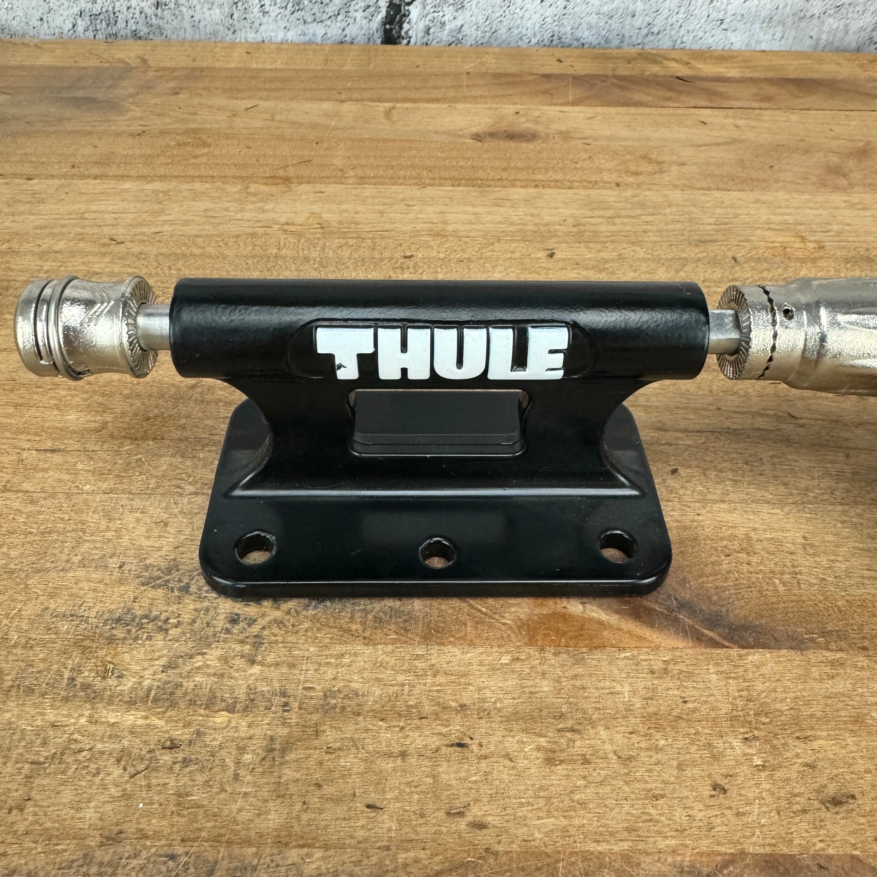 New! Thule BSA-821XT Low Rider Rim Brake Fork Mount Carrier Rack MSRP $70