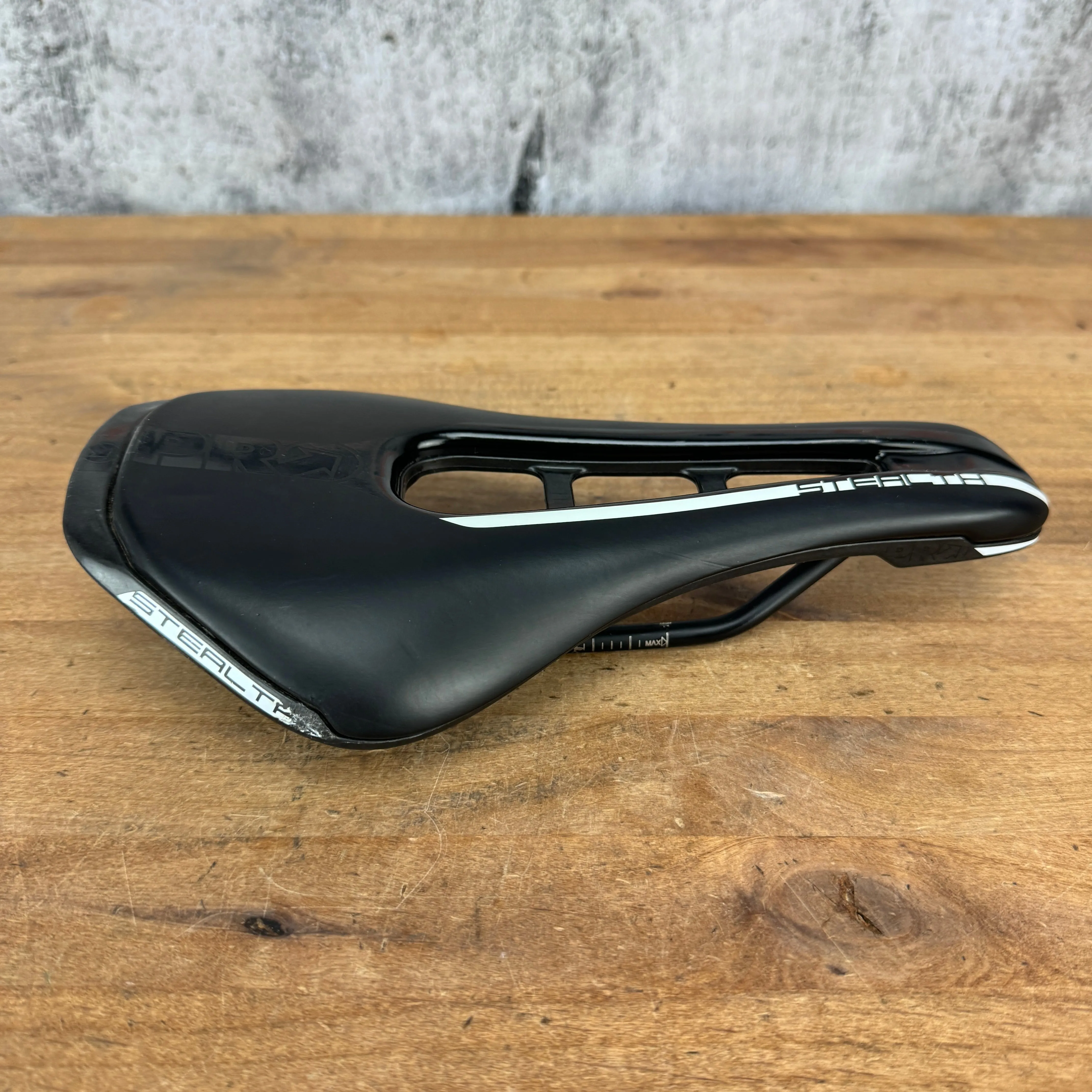 Shimano Pro Stealth 142mm 7x7mm CrMo Rails Bike Saddle 130g